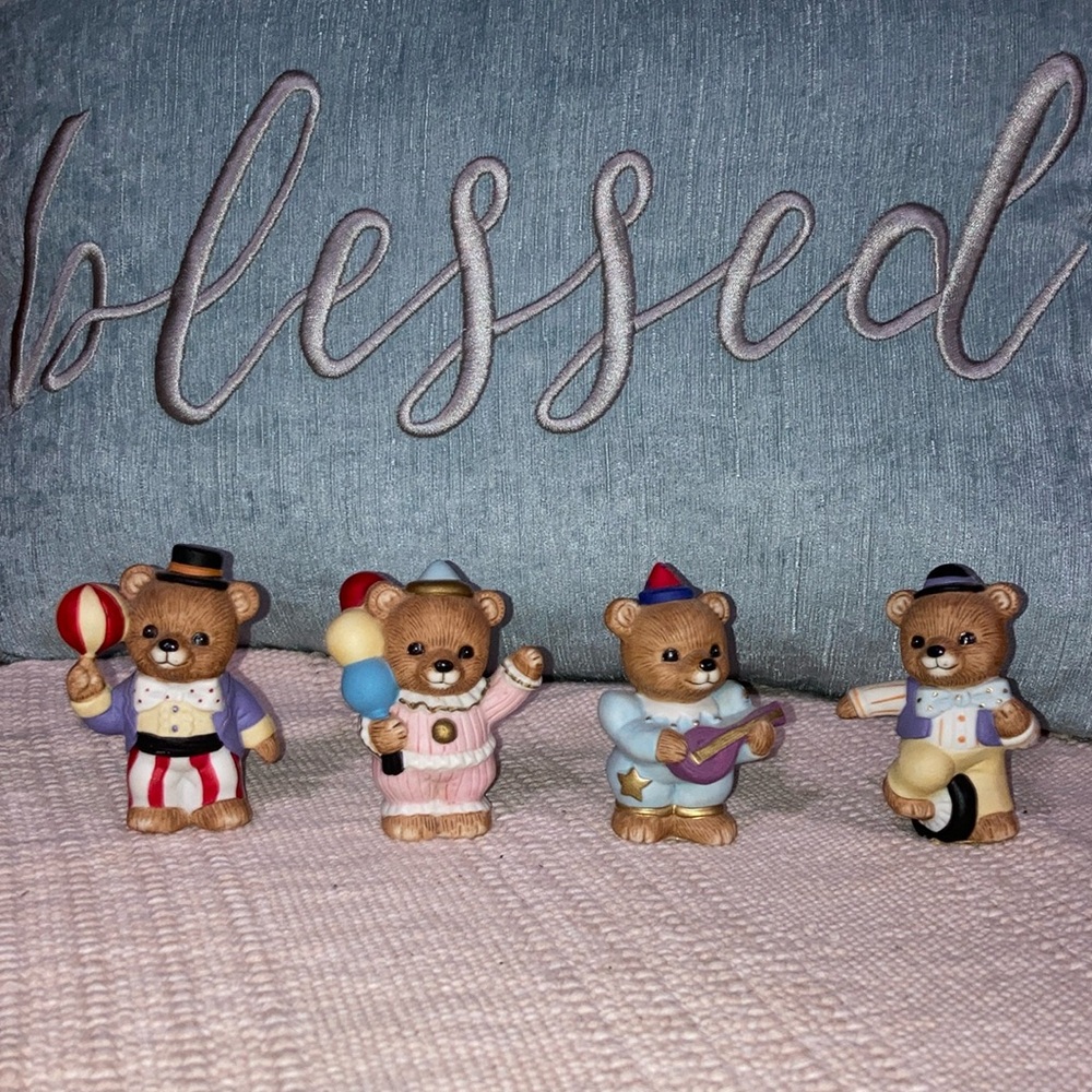 Vintage Homco ceramic bears set of 4